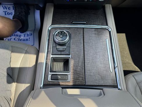 Used 2019 Ford Expedition Limited w/ Equipment Group 301A RWD image 45