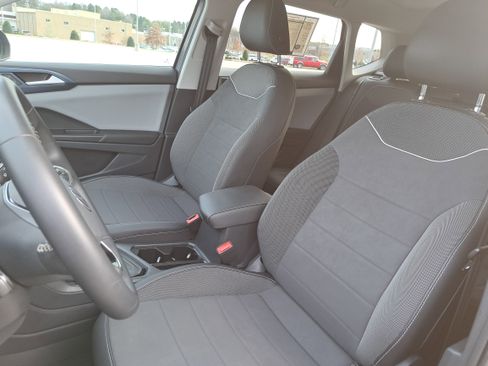Certified 2023 Volkswagen Taos SE image 14
