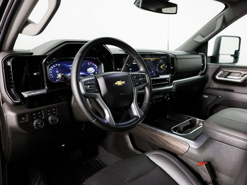 Used 2024 Chevrolet Silverado 2500 LTZ w/ LTZ Convenience Package image 4