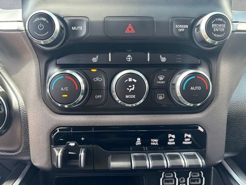 Used 2022 RAM 1500 Big Horn AWD/4WD image 15