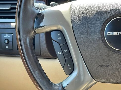 Used 2008 GMC Yukon XL Denali image 31