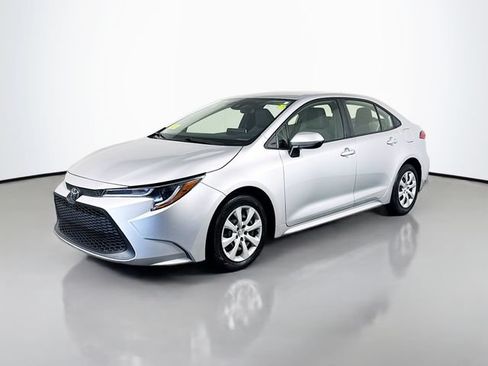 Certified 2021 Toyota Corolla LE FWD image 2