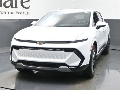 New 2025 Chevrolet Equinox EV LT image 7