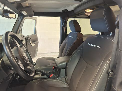 Used 2015 Jeep Wrangler Rubicon w/ Dual Top Group image 14