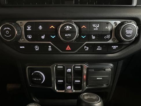 Used 2024 Jeep Wrangler Sahara w/ Technology Group image 18