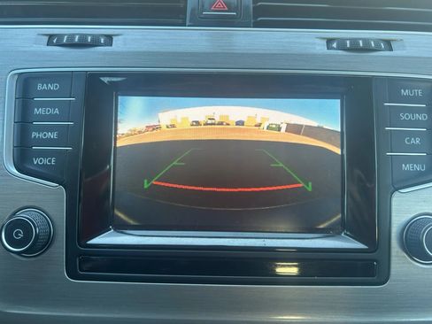 Used 2015 Volkswagen Golf TDI S image 23