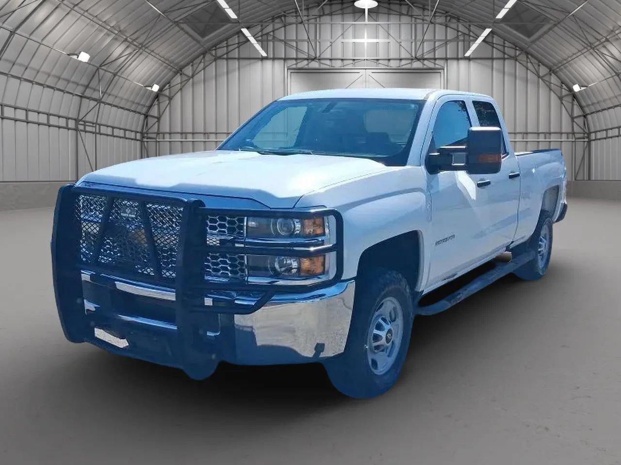 Used 2019 Chevrolet Silverado 2500 W/T AWD/4WD image 2