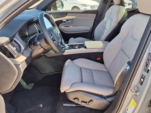 New 2026 Volvo XC90 B6 Ultra image 13