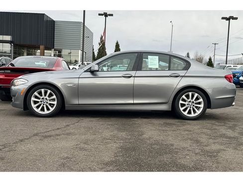 Used 2011 BMW 528i Sedan image 9