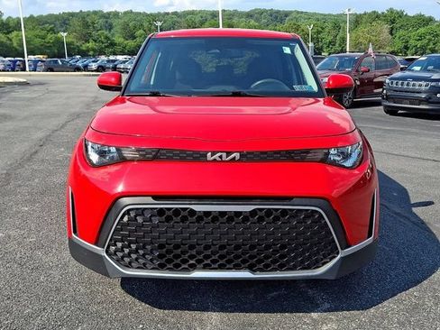 Used 2023 Kia Soul LX w/ LX Technology Package FWD image 2