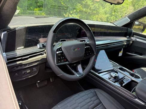 New 2026 Cadillac Escalade ESV V AWD/4WD image 3