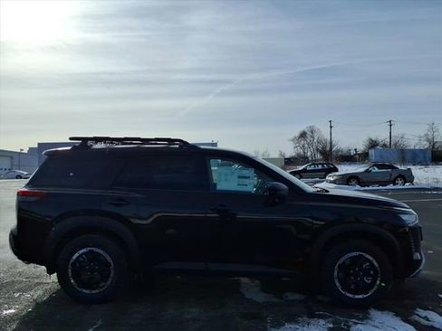 New 2026 Nissan Pathfinder SV image 8