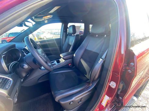 Used 2019 Jeep Grand Cherokee Altitude image 21