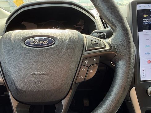 Used 2024 Ford Edge SE w/ Black Appearance Package AWD/4WD image 11