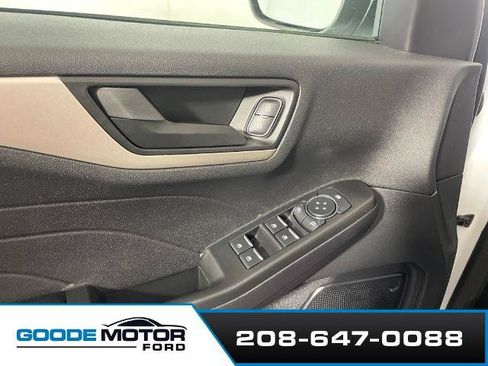 Certified 2022 Ford Escape SE AWD/4WD image 9