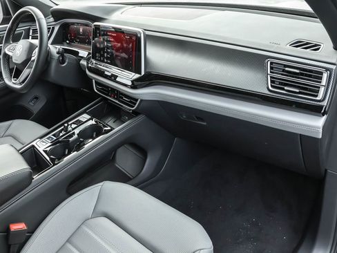 New 2025 Volkswagen Atlas Cross Sport SEL image 39