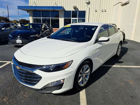 Used 2024 Chevrolet Malibu LT image 3