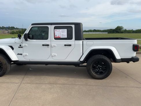 Used 2022 Jeep Gladiator Sport AWD/4WD image 5
