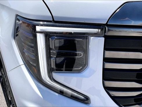 Used 2022 GMC Sierra 1500 AT4 w/ AT4 Premium Package AWD/4WD image 29