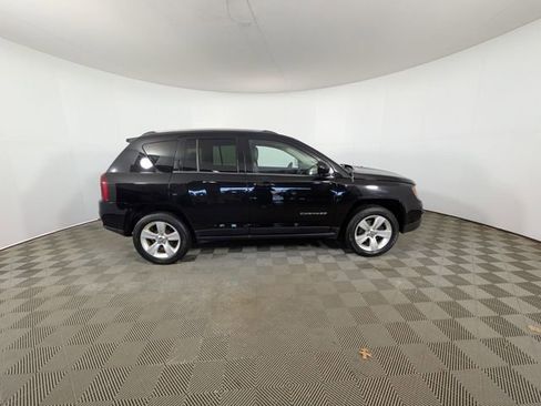Used 2014 Jeep Compass Latitude FWD image 29