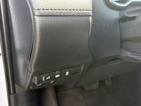 Used 2024 Toyota Corolla Cross AWD Hybrid w/ Convenience Package image 10