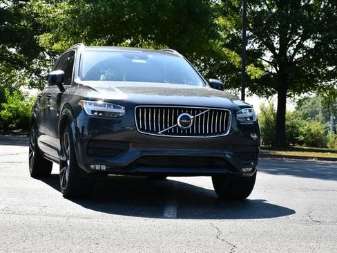 Used 2021 Volvo XC90 T6 Momentum w/ Advanced Package AWD/4WD image 2