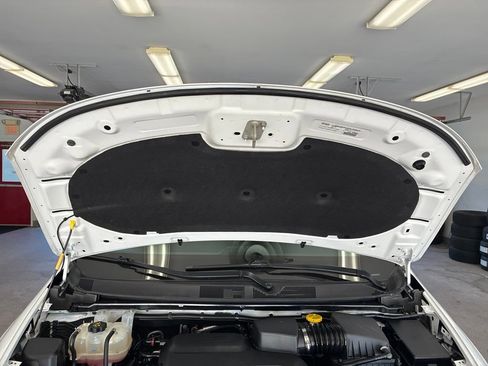 Used 2025 Chrysler Pacifica Select FWD image 36