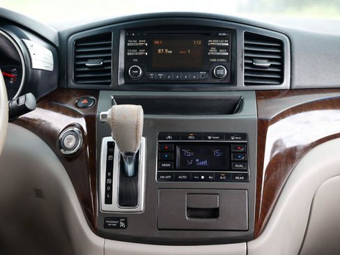 Used 2014 Nissan Quest SL FWD image 35