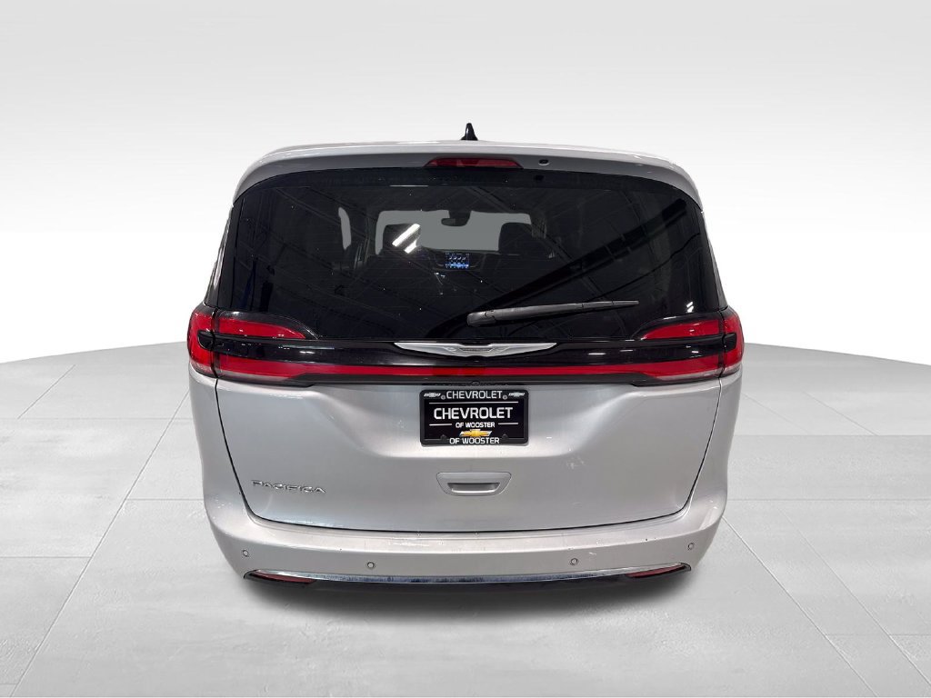 Used 2023 Chrysler Pacifica Touring-L FWD image 51