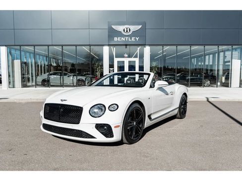 Used 2022 Bentley Continental GT V8 image 18