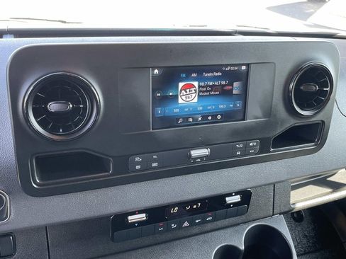 Used 2023 Mercedes-Benz Sprinter 2500 image 24