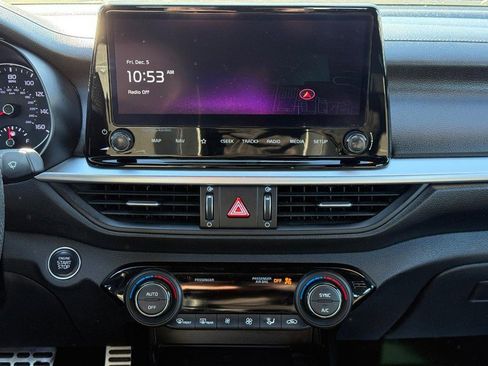 Used 2022 Kia Forte GT-Line w/ GT-Line Premium Package image 15