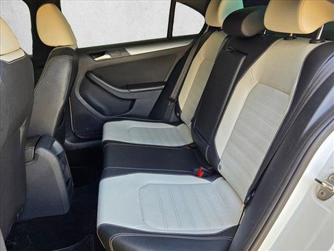 Used 2016 Volkswagen Jetta Sport FWD image 12