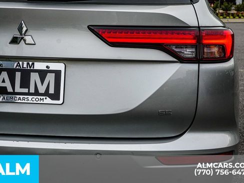 Used 2023 Mitsubishi Outlander SE image 14