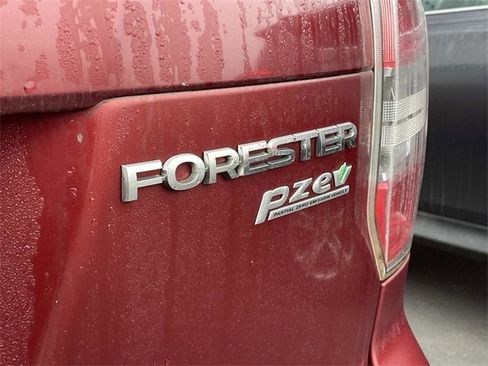 Used 2015 Subaru Forester 2.5i Limited image 11