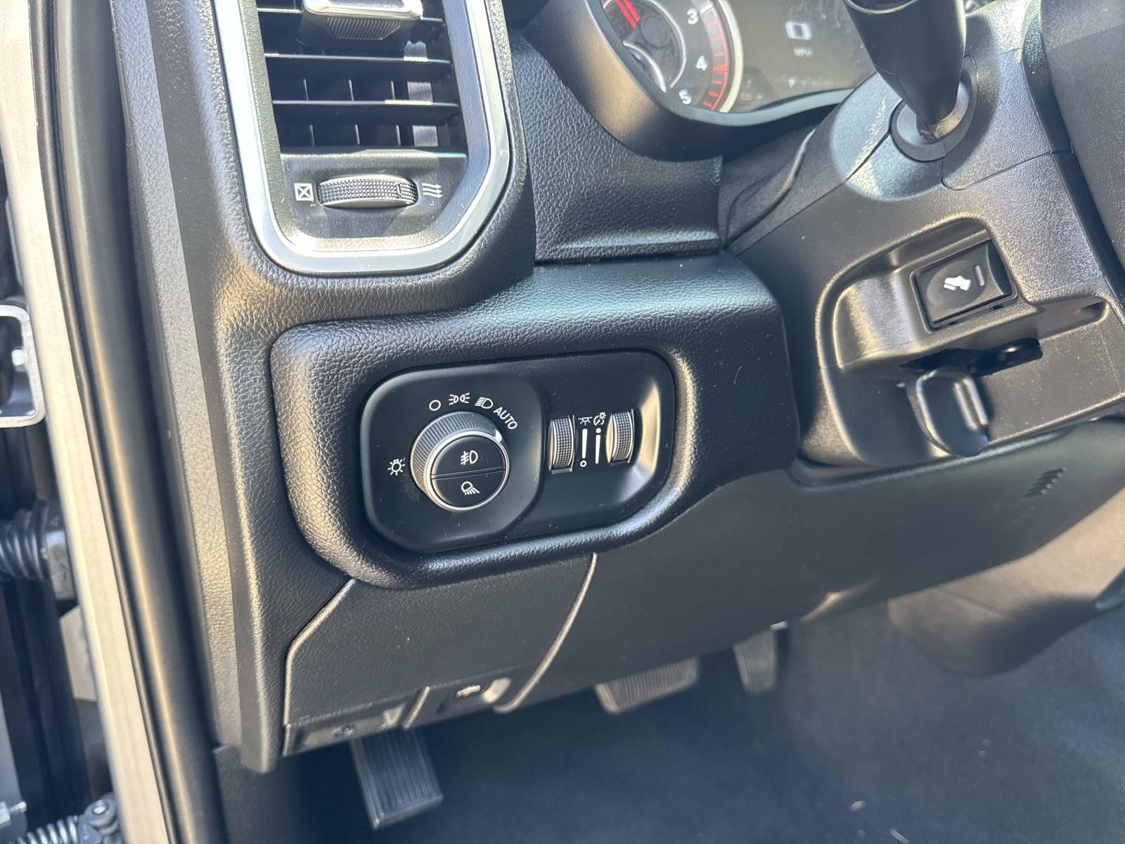 Used 2024 RAM 2500 Laramie AWD/4WD image 20