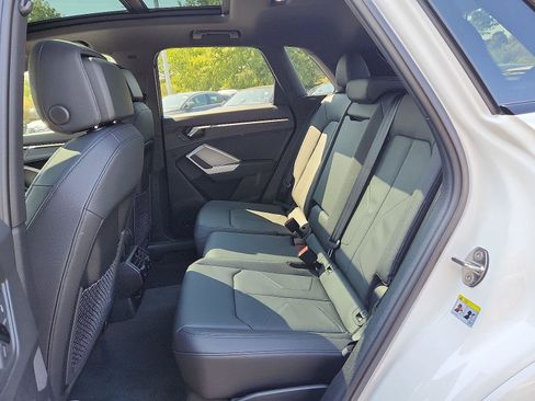 New 2025 Audi Q3 2.0T Premium image 8