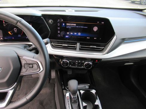 Used 2024 Chevrolet Trax LT w/ Driver Confidence Package image 20