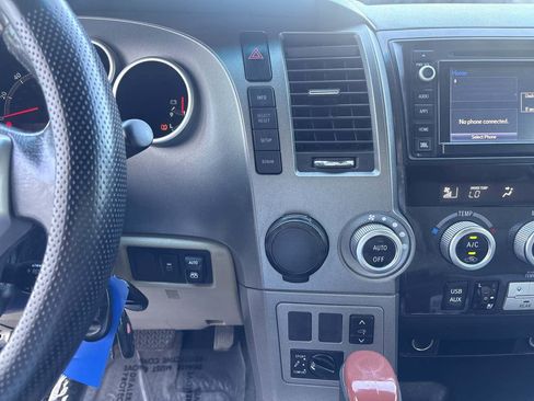 Used 2015 Toyota Sequoia Platinum RWD image 29