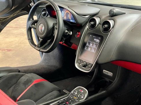 Used 2017 McLaren 570S image 16