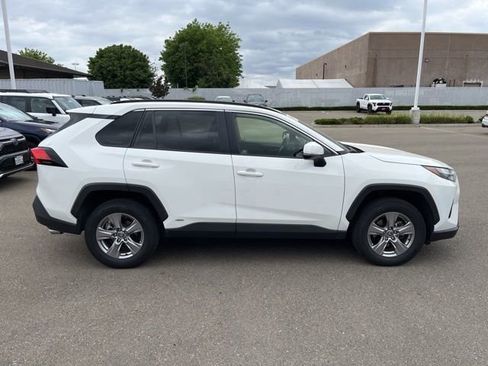 Used 2024 Toyota RAV4 XLE w/ Convenience Package AWD/4WD image 4