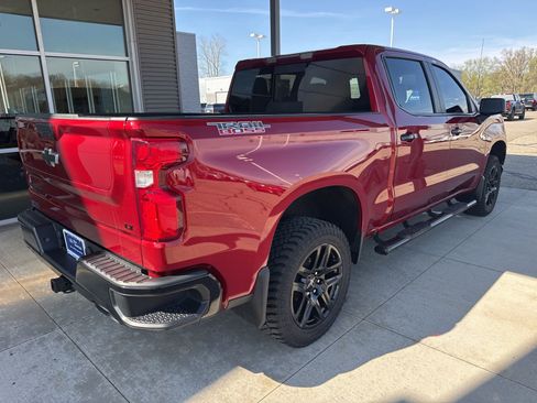 Used 2021 Chevrolet Silverado 1500 LT Trail Boss w/ Convenience Package II image 8