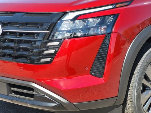 New 2026 Nissan Pathfinder SV image 5