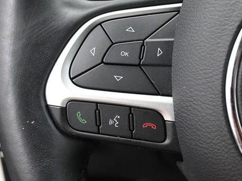 Used 2018 Jeep Compass Latitude w/ Popular Equipment Group FWD image 17