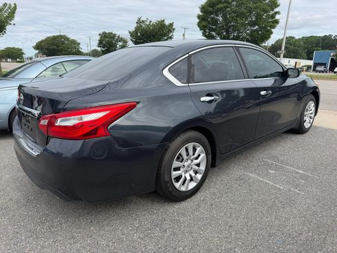 Used 2016 Nissan Altima 2.5 S w/ Power Driver Seat Package FWD image 5