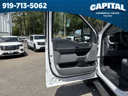 New 2024 Ford F550 4x4 Regular Cab Super Duty image 19