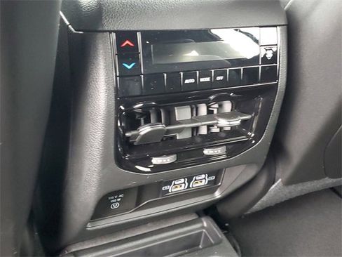 New 2025 Jeep Grand Cherokee L Altitude image 13