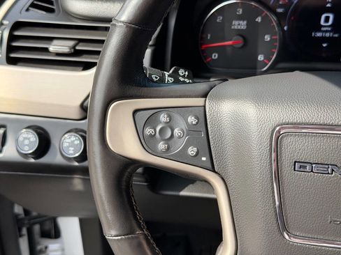Used 2016 GMC Yukon XL Denali AWD/4WD image 42