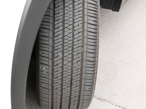 Certified 2025 Lexus UX 300h FWD w/ Accessory Package (Z2) image 31