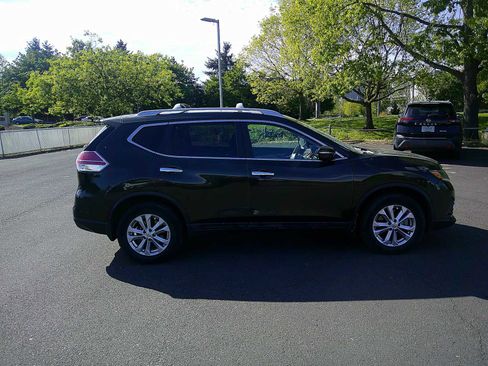 Used 2015 Nissan Rogue SV w/ SV Family Package AWD/4WD image 6